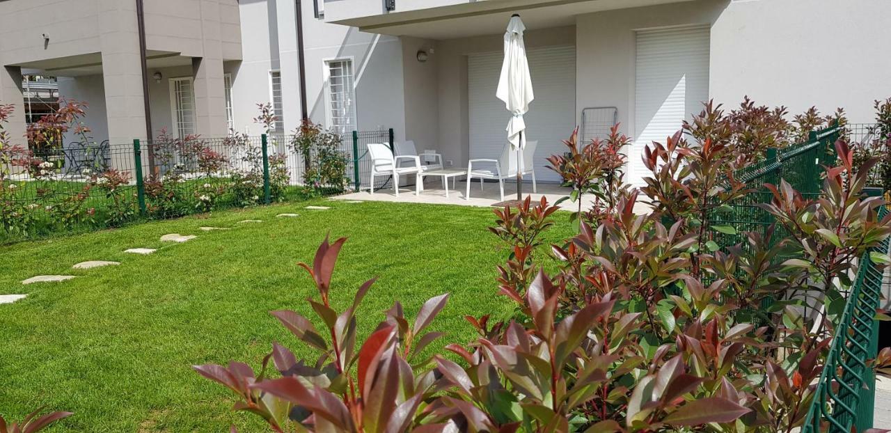 Caseospitali - Casa Azzurra, Incantevole Bilocale Con Giardino Cernusco Sul Naviglio Bagian luar foto