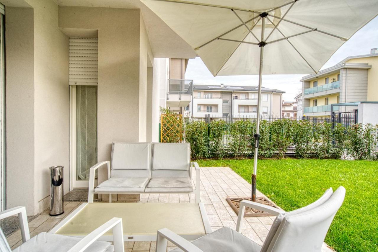 Caseospitali - Casa Azzurra, Incantevole Bilocale Con Giardino Cernusco Sul Naviglio Bagian luar foto